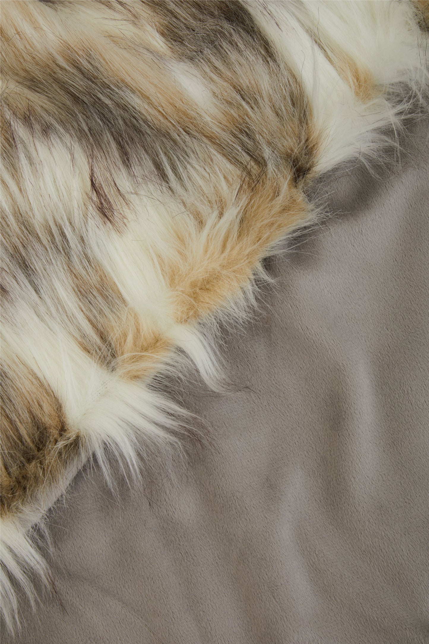 Bosie Like Fur Throw
